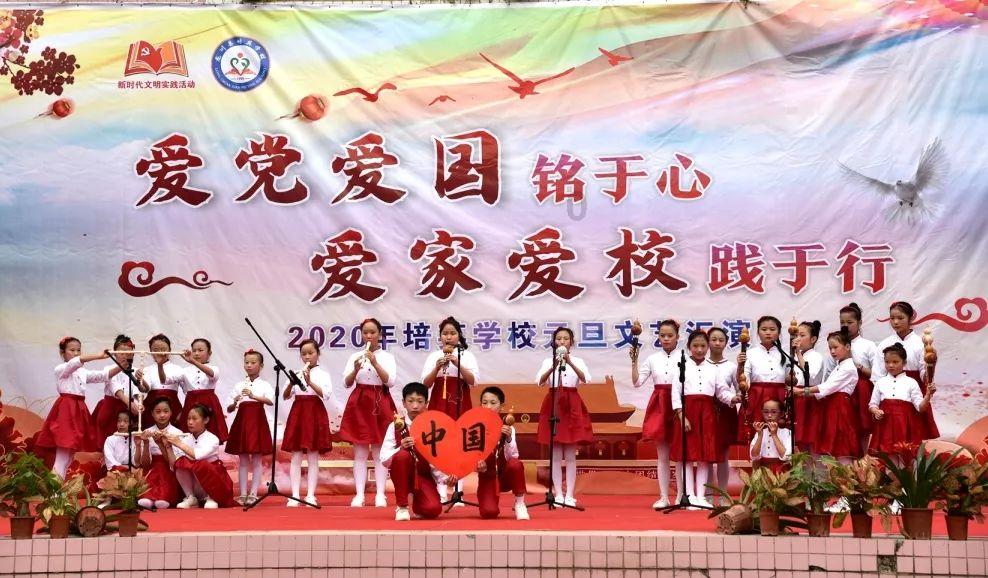 学美术前VS学美术后，对比强烈，太牛了！哈哈哈游戏画面